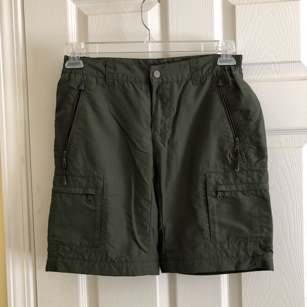 REI brand dark green hiking shorts size 2P